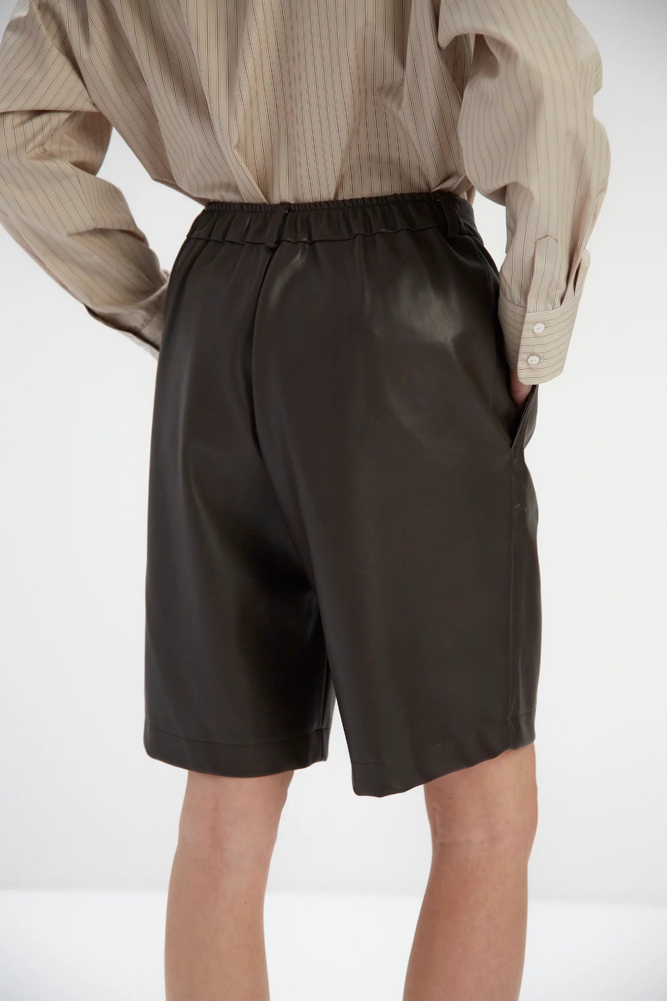 Szorty w kolorze czekoladowym Lino