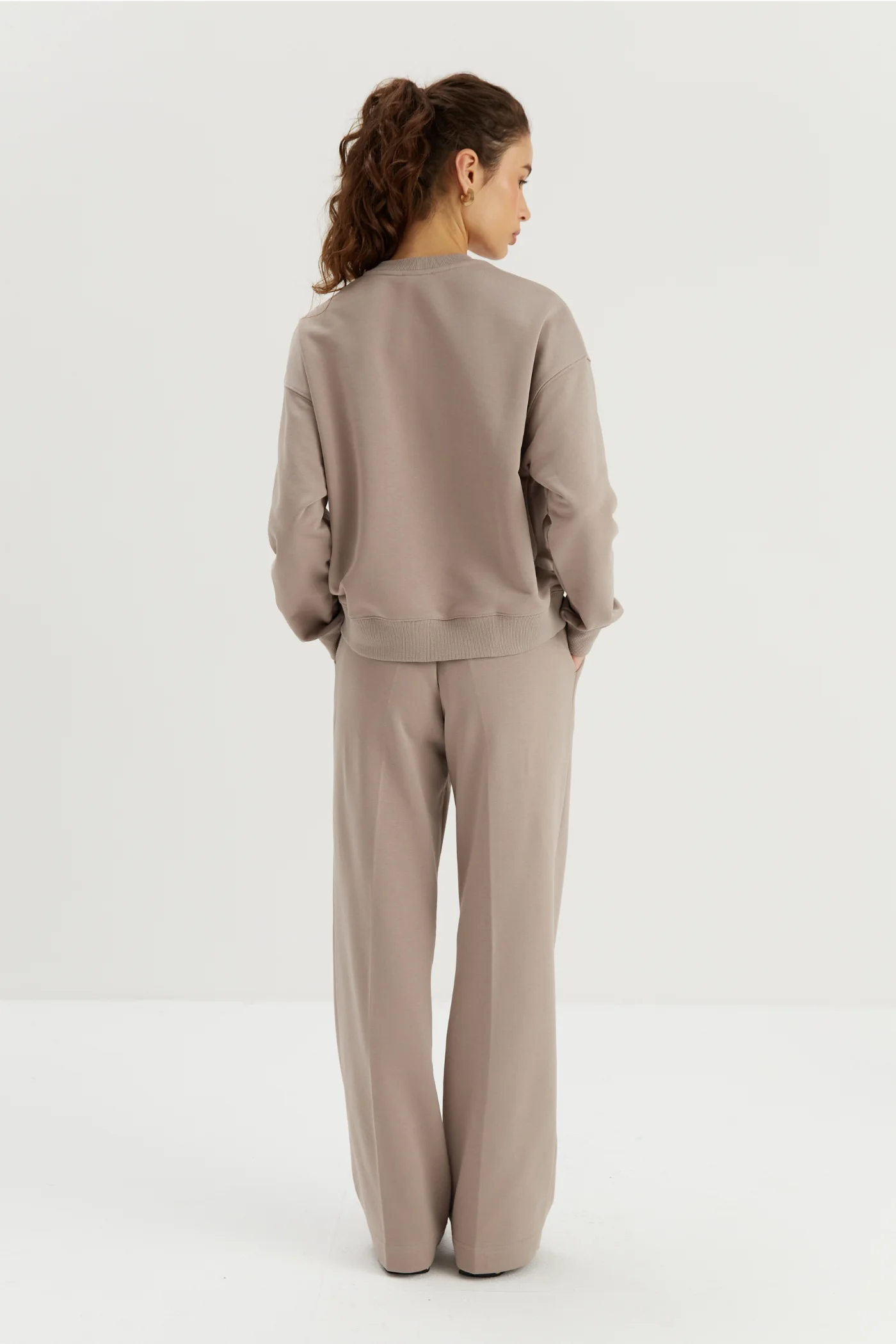 Komplet dresowy w kolorze beżowym Tod