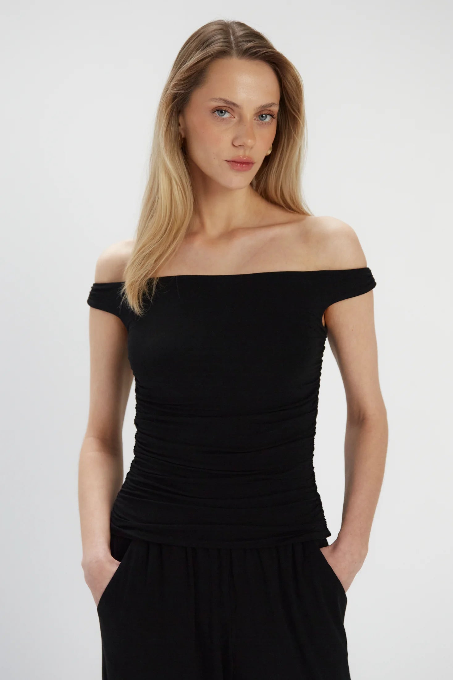 Bluzka z odkrytymi ramionami Katia