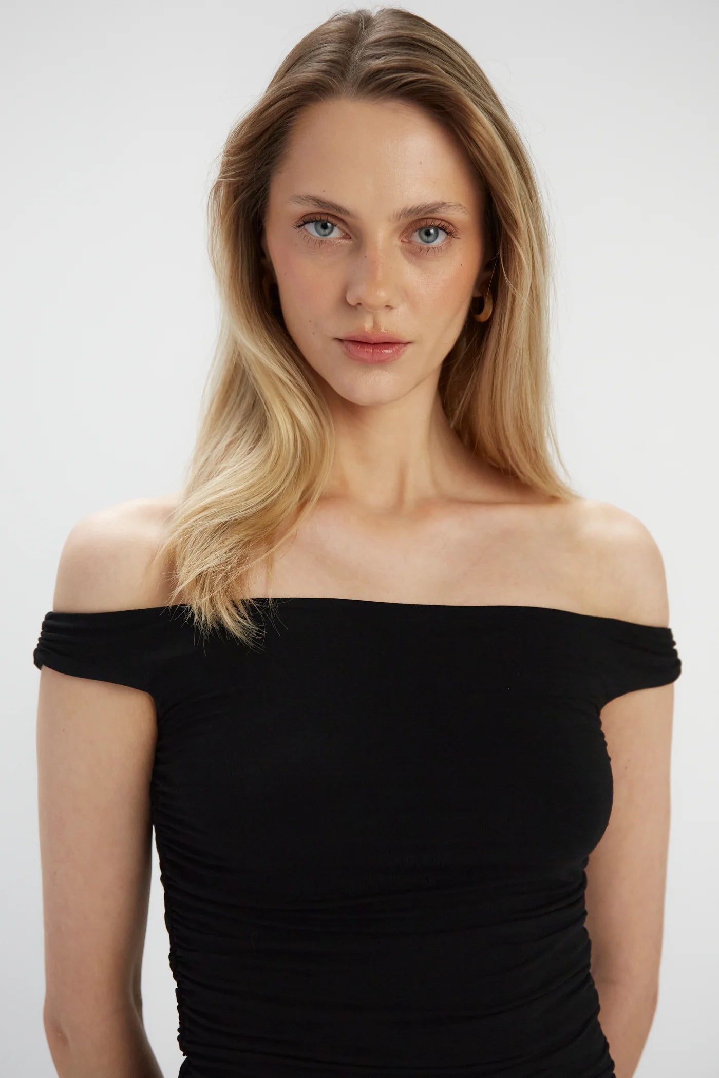 Bluzka z odkrytymi ramionami Katia