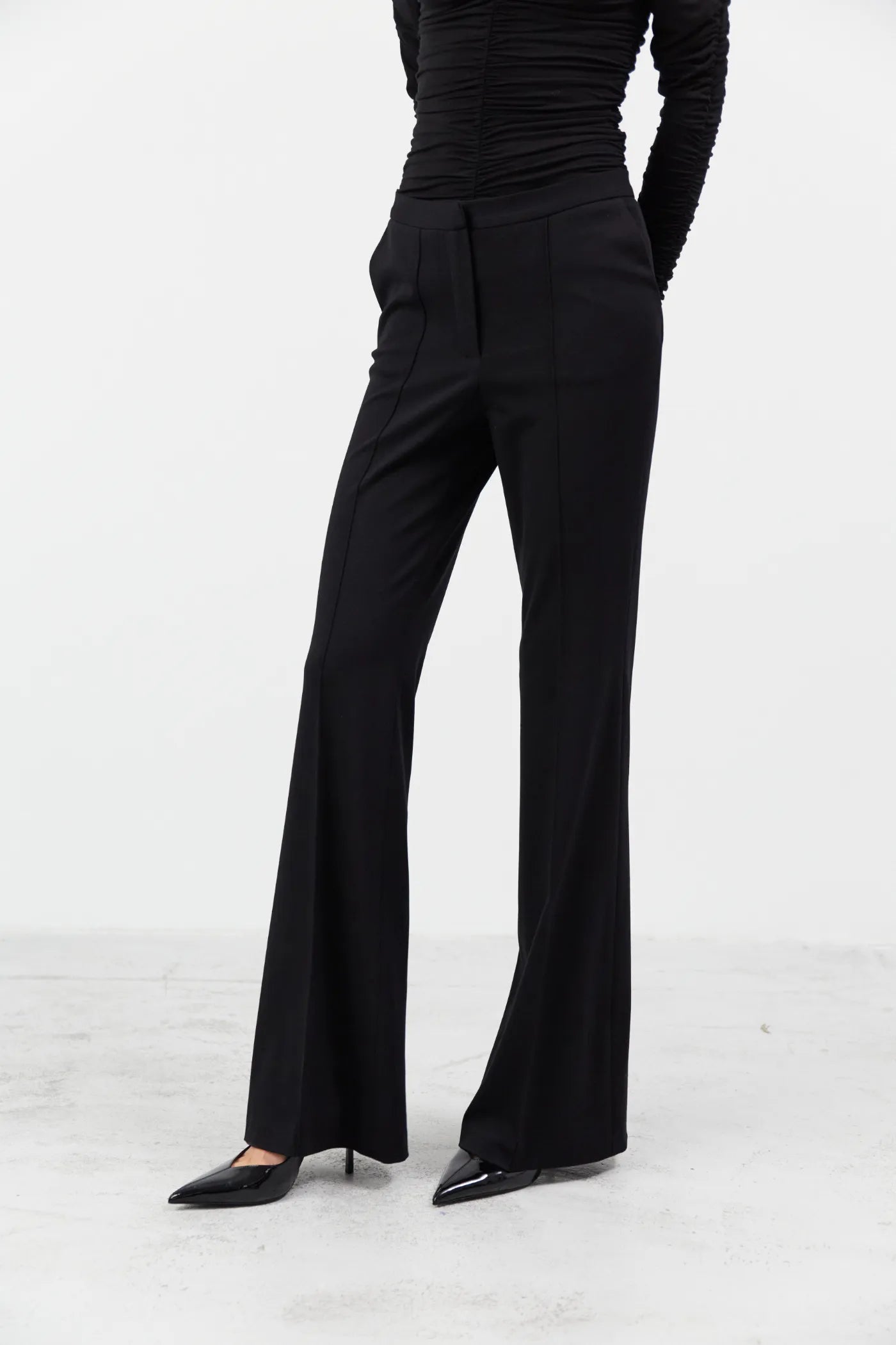 Spodnie z rozszerzanymi nogawkami Mark