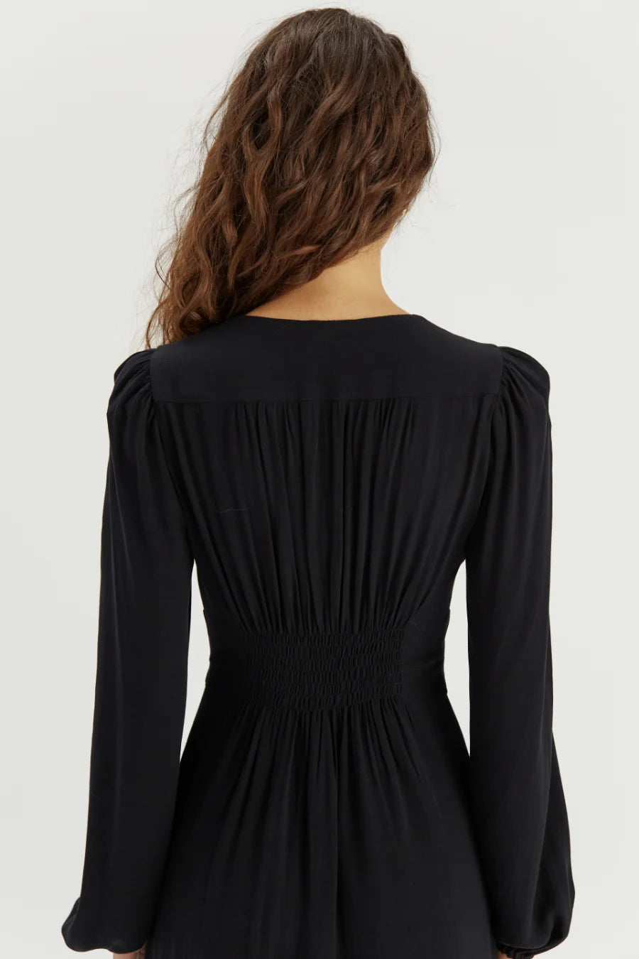 Sukienka z czarnej wiskozy Berenike