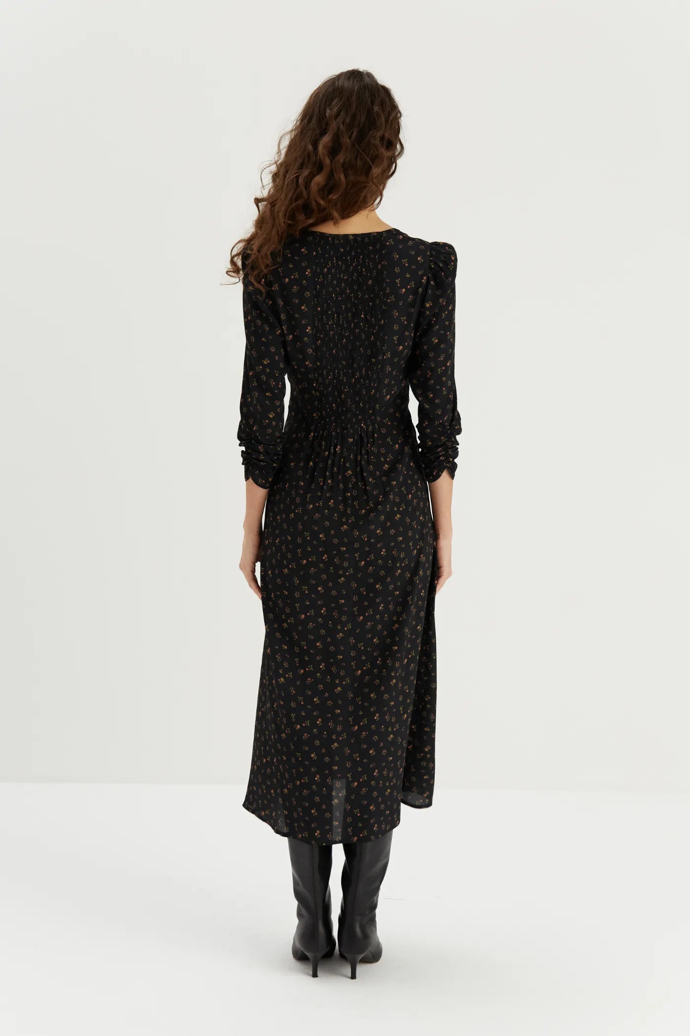 Sukienka w drobne kwiaty Estelle black