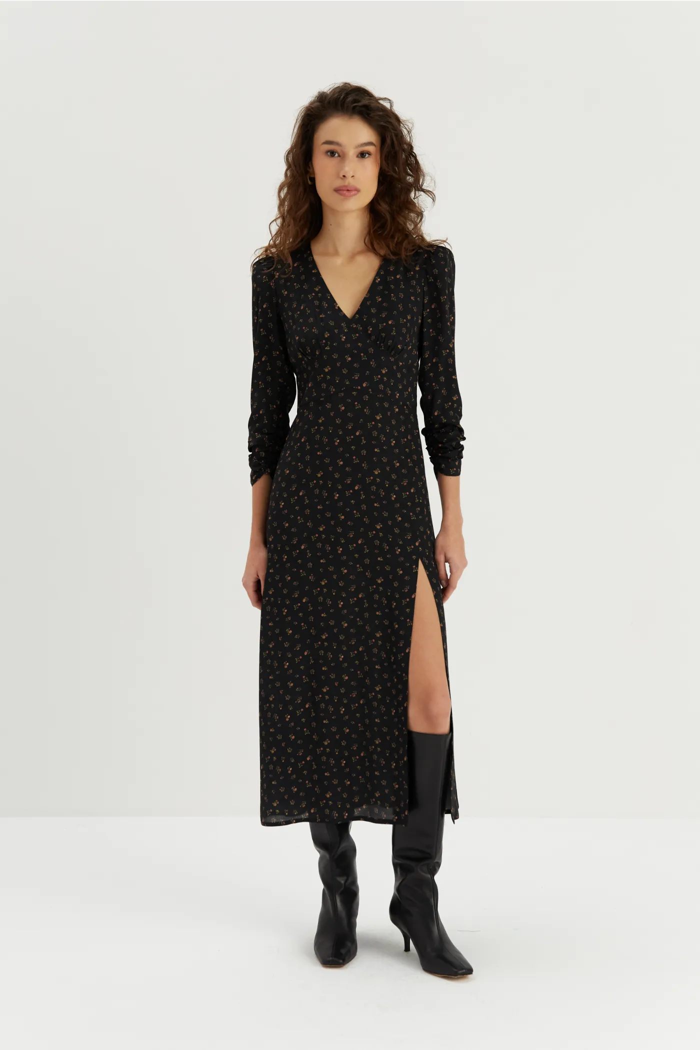 Sukienka w drobne kwiaty Estelle black