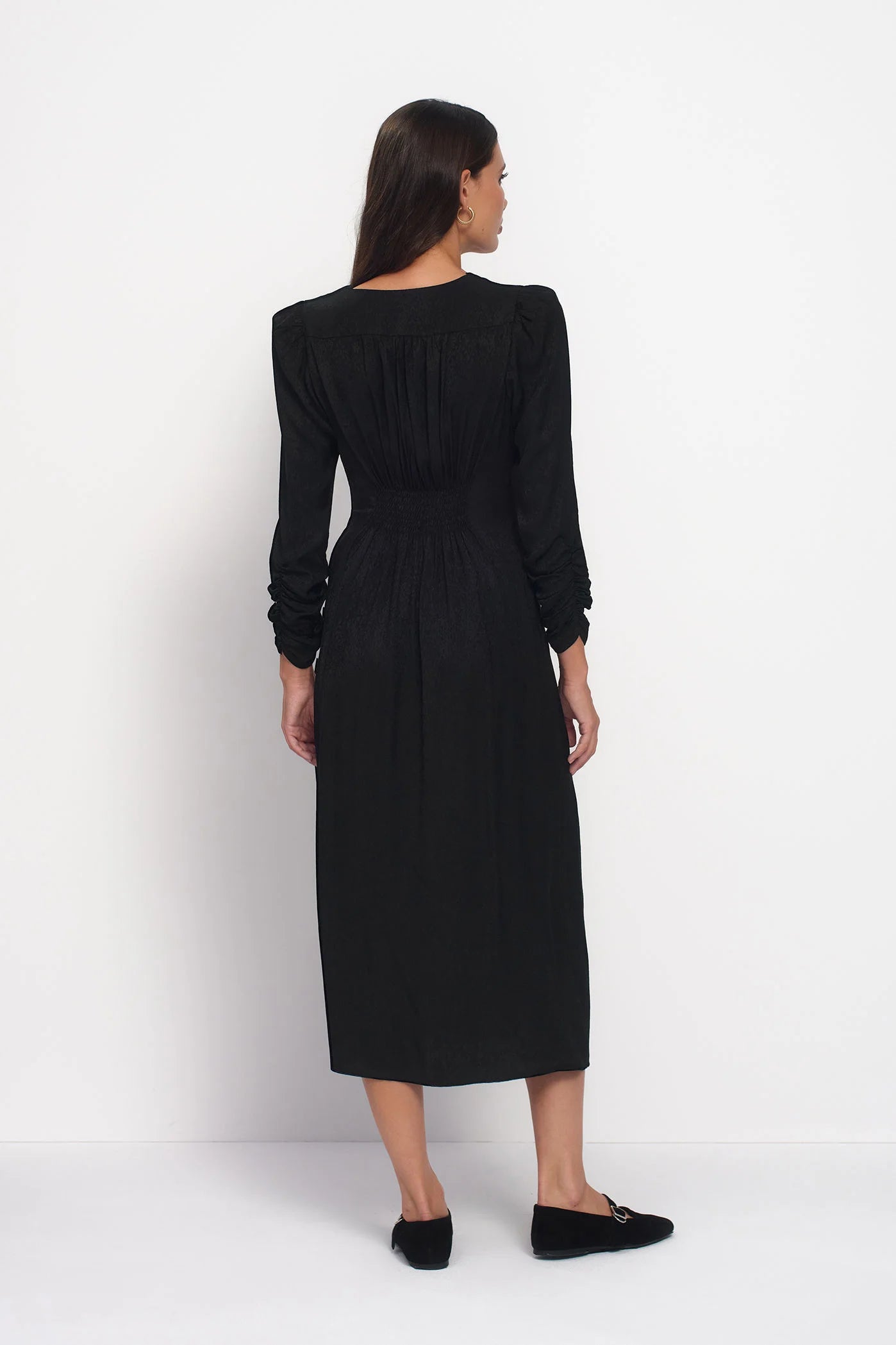 Czarna sukienka z żakardowej wiskozy Mila